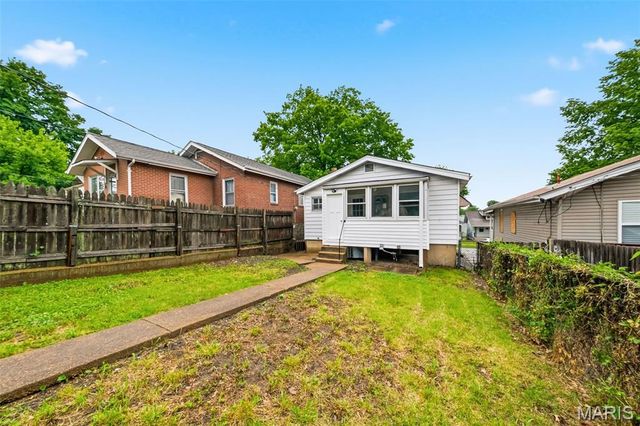 5036 Dewey Avenue, St Louis, MO 63116