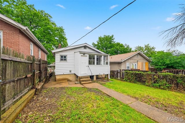 5036 Dewey Avenue, St Louis, MO 63116