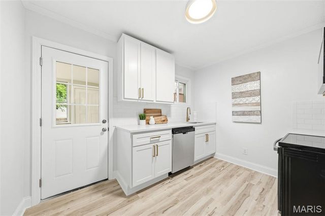 5036 Dewey Avenue, St Louis, MO 63116