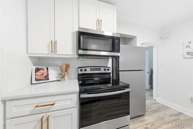 5036 Dewey Avenue, St Louis, MO 63116