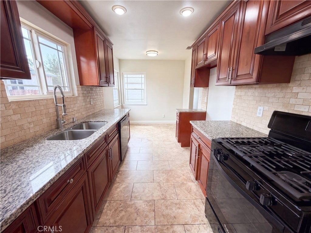 16515 Rosemary, Fontana, CA 92335 — photo 2