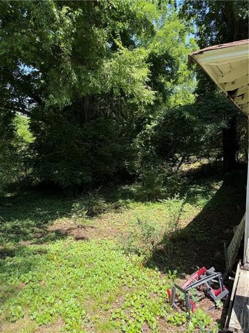 104 N 17th Street, Erwin, NC 28339