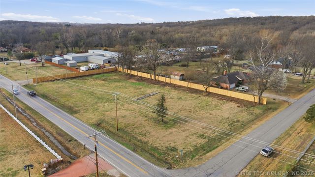 8550 S 33rd West Avenue, Tulsa, OK 74132