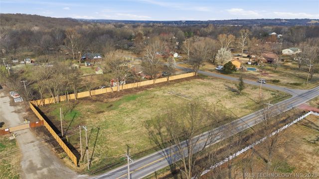 8550 S 33rd West Avenue, Tulsa, OK 74132