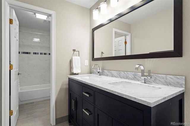 9570 Brook Hill Lane, Lone Tree, CO 80124