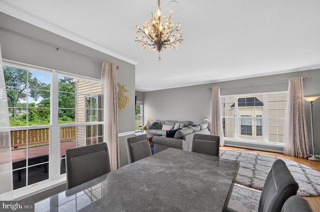 5201 BALLYCASTLE CIR, Alexandria, VA 22315