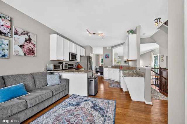 5201 BALLYCASTLE CIR, Alexandria, VA 22315