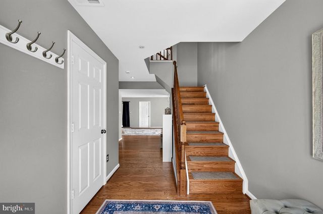 5201 BALLYCASTLE CIR, Alexandria, VA 22315