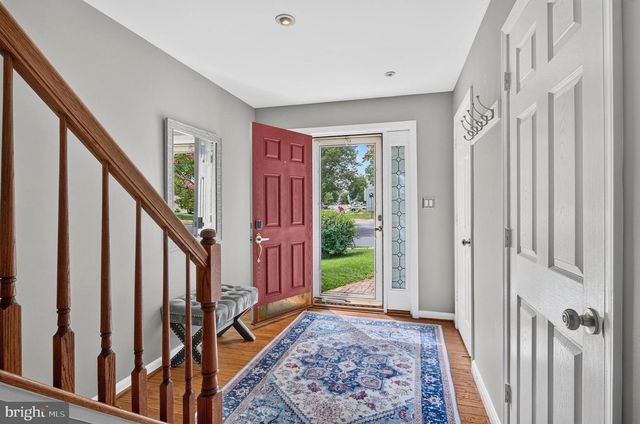 5201 BALLYCASTLE CIR, Alexandria, VA 22315