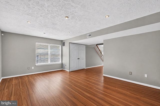 5201 BALLYCASTLE CIR, Alexandria, VA 22315