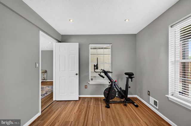 5201 BALLYCASTLE CIR, Alexandria, VA 22315