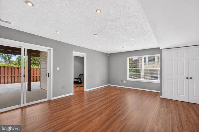 5201 BALLYCASTLE CIR, Alexandria, VA 22315
