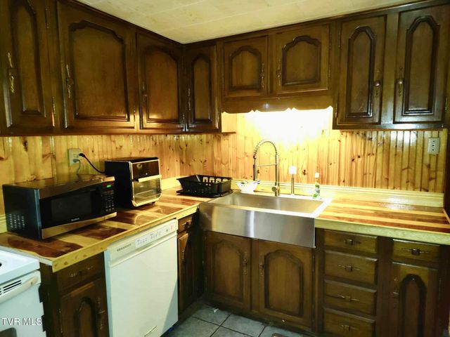 619 South Mckee Street, Greeneville, TN 37743