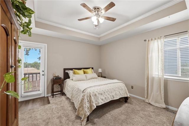 302 SW 24th Street, Oak Grove, MO 64075