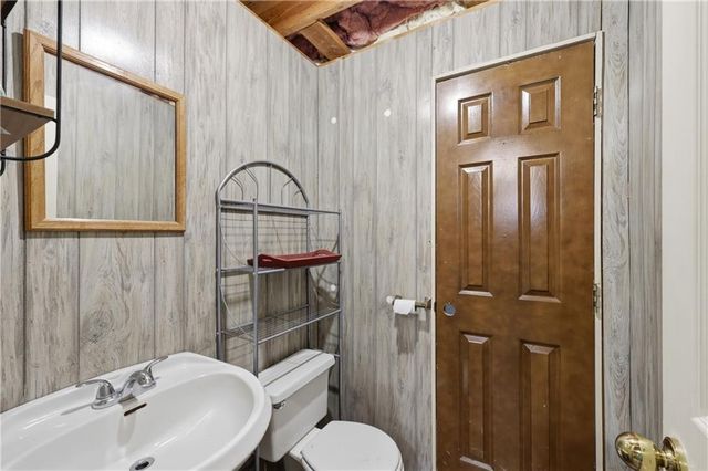 302 SW 24th Street, Oak Grove, MO 64075