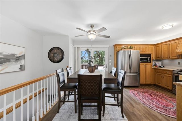 302 SW 24th Street, Oak Grove, MO 64075