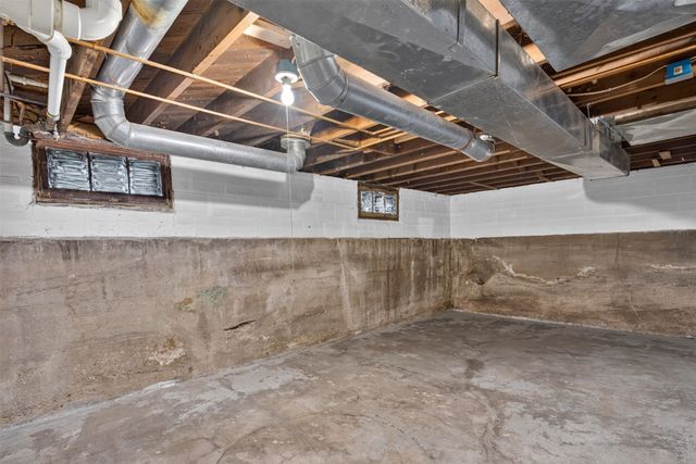 1111 Grand Avenue, Ames, IA 50010