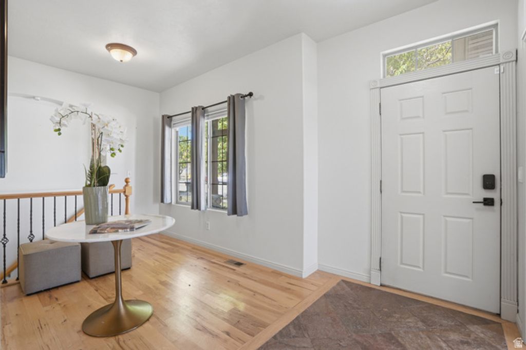 Image 3 of property listing at 5183 W SWIFT WATER WAY, West Jordan, UT 84081