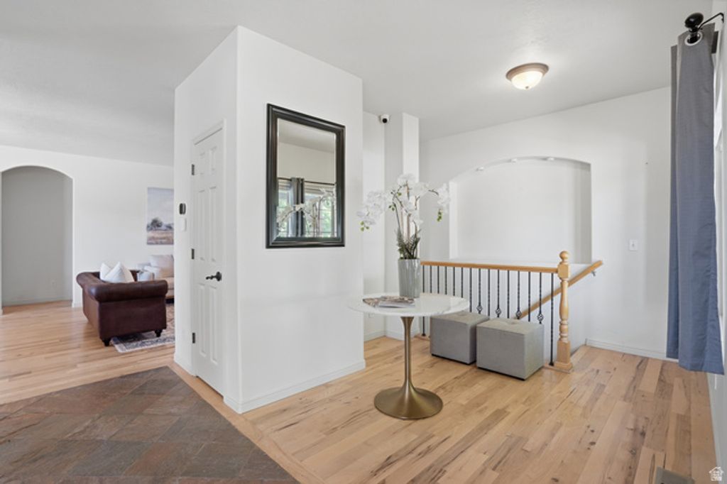 Image 4 of property listing at 5183 W SWIFT WATER WAY, West Jordan, UT 84081