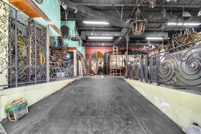 341 W 21st St, Hialeah, FL 33010