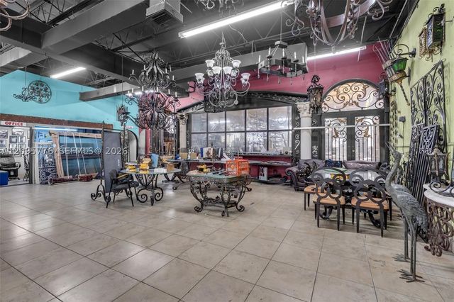 341 W 21st St, Hialeah, FL 33010