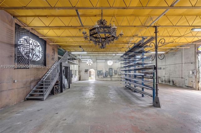 341 W 21st St, Hialeah, FL 33010