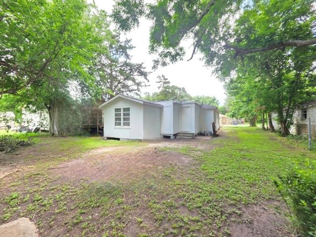 3222 Nolan Avenue, Bay City, TX 77414