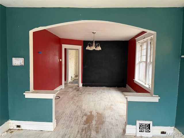 4439 Grace Avenue, St Louis, MO 63116