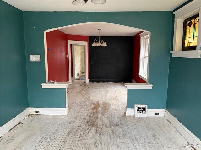 4439 Grace Avenue, St Louis, MO 63116