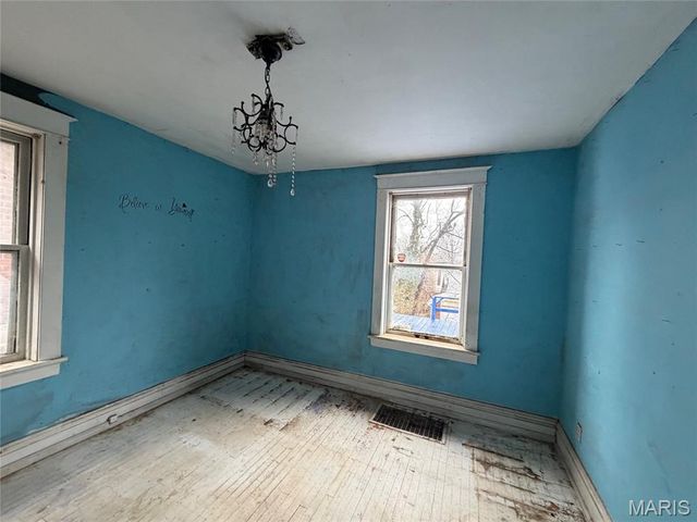 4439 Grace Avenue, St Louis, MO 63116