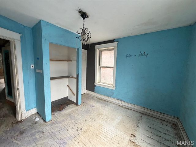 4439 Grace Avenue, St Louis, MO 63116