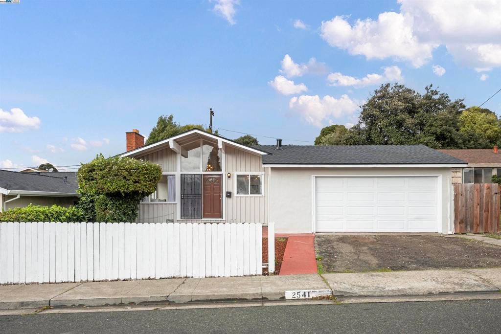 2541 Duke Ave, Richmond, CA 94806