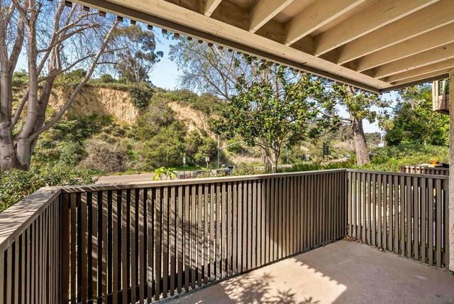 8503 Villa La Jolla Dr E, La Jolla, CA 92037