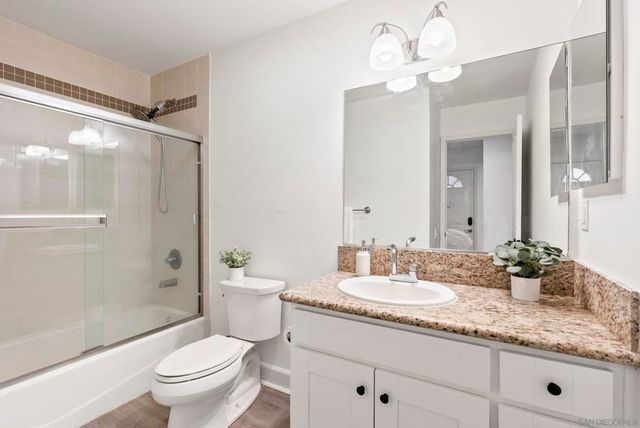 8503 Villa La Jolla Dr E, La Jolla, CA 92037