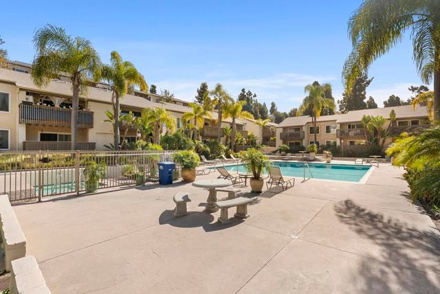 8503 Villa La Jolla Dr E, La Jolla, CA 92037