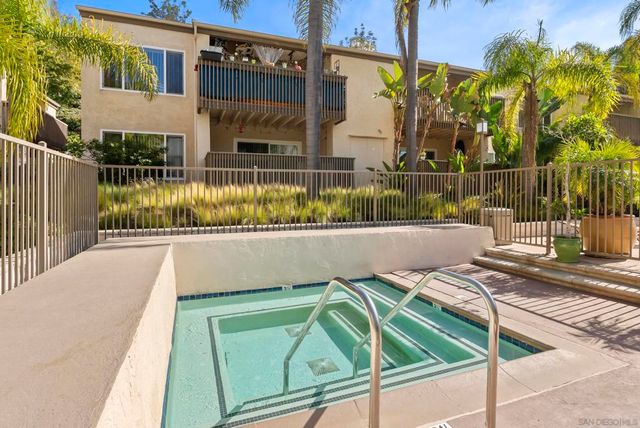 8503 Villa La Jolla Dr E, La Jolla, CA 92037