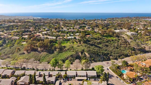 8503 Villa La Jolla Dr E, La Jolla, CA 92037