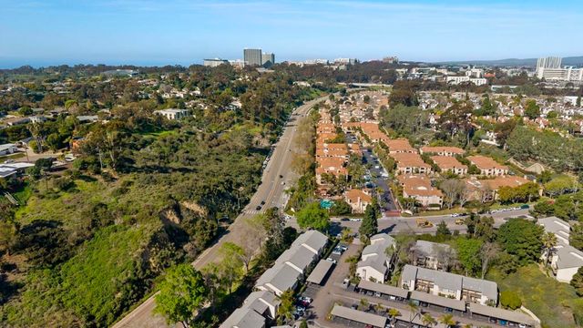 8503 Villa La Jolla Dr E, La Jolla, CA 92037