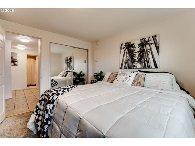 1141 W 24TH Ave, Eugene, OR 97405