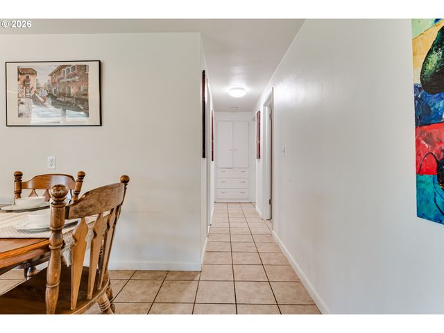 1141 W 24TH Ave, Eugene, OR 97405