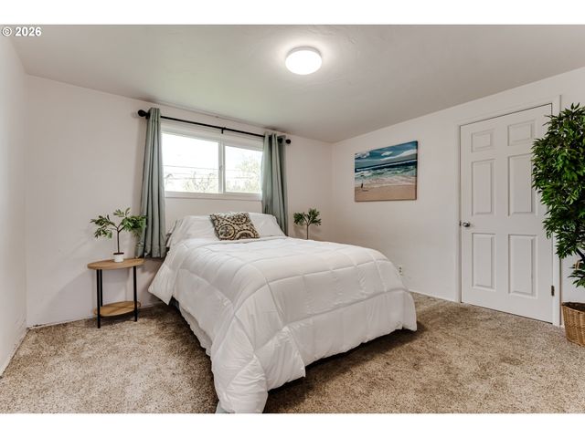 1141 W 24TH Ave, Eugene, OR 97405