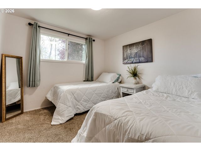 1141 W 24TH Ave, Eugene, OR 97405