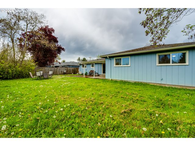 1141 W 24TH Ave, Eugene, OR 97405