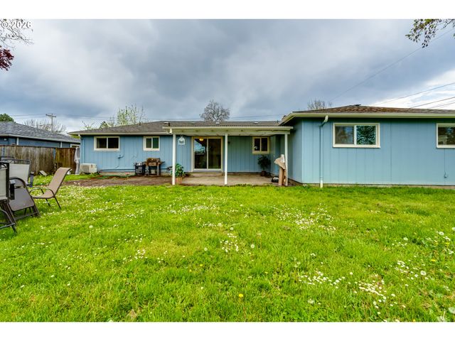 1141 W 24TH Ave, Eugene, OR 97405