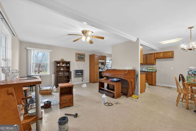 402 Tom Bell Road, Milner, GA 30257