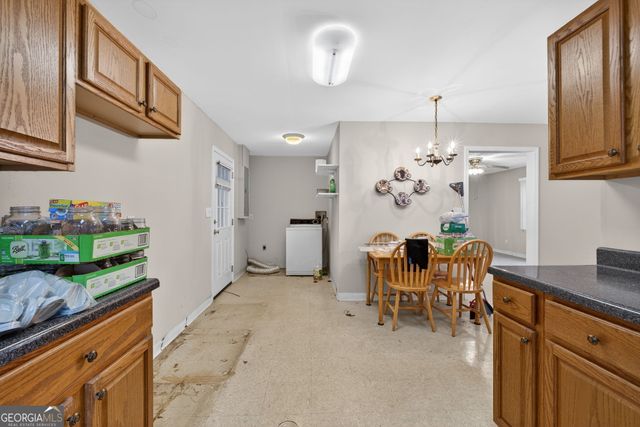 402 Tom Bell Road, Milner, GA 30257