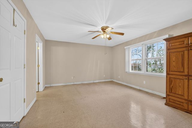 402 Tom Bell Road, Milner, GA 30257