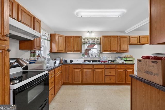 402 Tom Bell Road, Milner, GA 30257