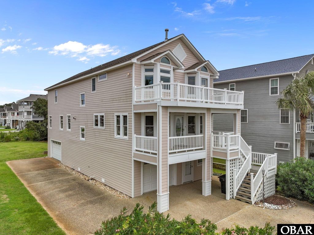 Image 3 of property listing at 2307 Bay Drive, Kill Devil Hills, NC 27948