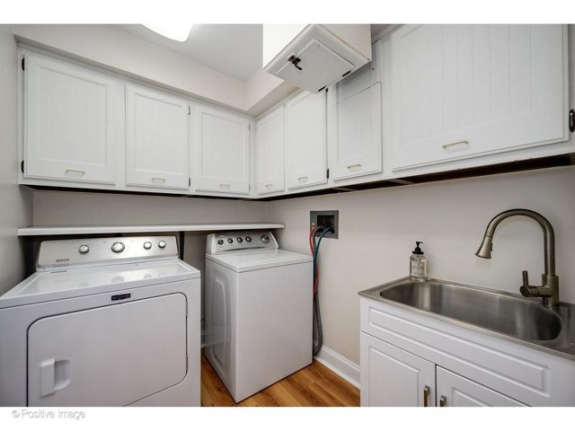 1367 SANFORD Lane, Glenview, IL 60025